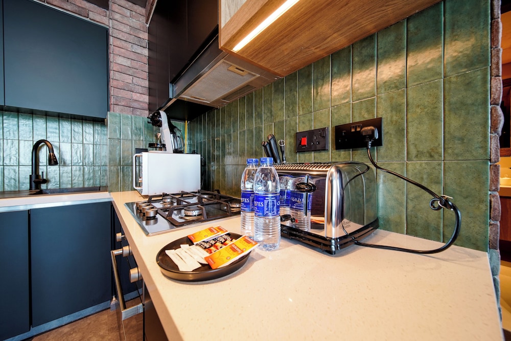 PVH - Modern Edgy 1BR - Downtown Views