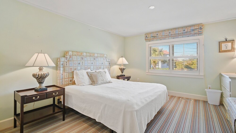 Pawleys Island Vacations - Nicely Furnished Downstairs Villa; That Opens To A Porch Overlooking The Ocean 2 Bedroom Villa by RedAwning - Property Image 2
