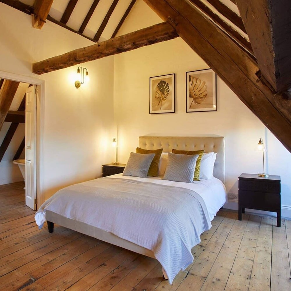 Host Stay The Coach House view 4