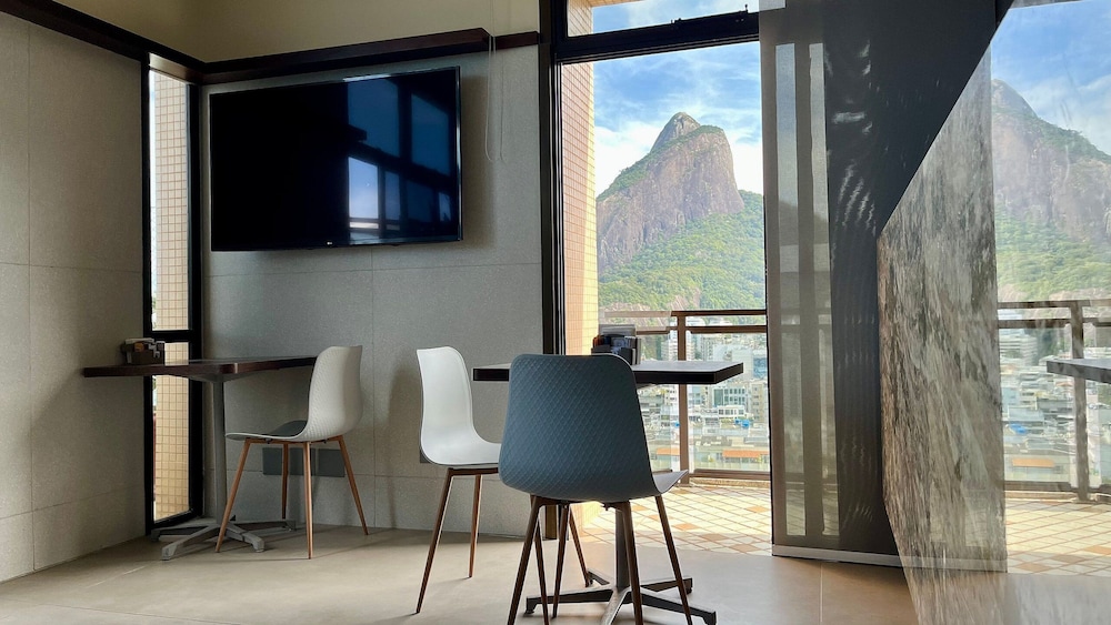 (1006) Apartamento com 2 Suítes e Vista para o Cristo