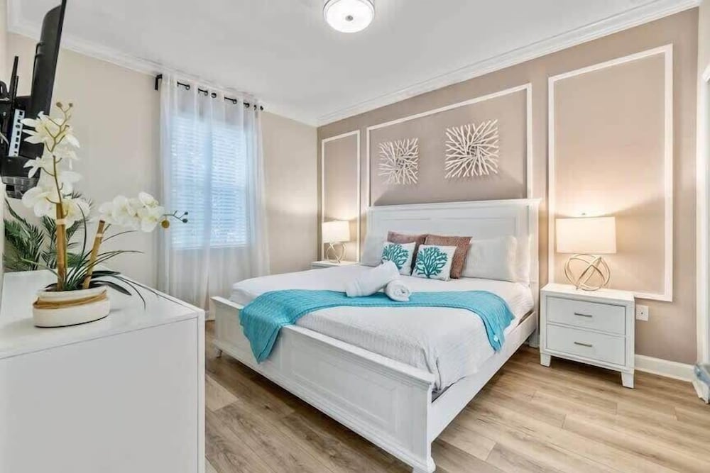 Coastal Paradise 8BR Disney Villa