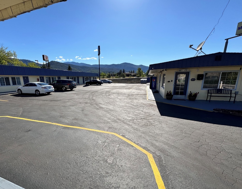 Ashland Vacations - Relax Inn At Ashland - Property Image 2