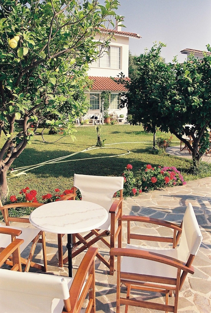 Nicolas Village Club