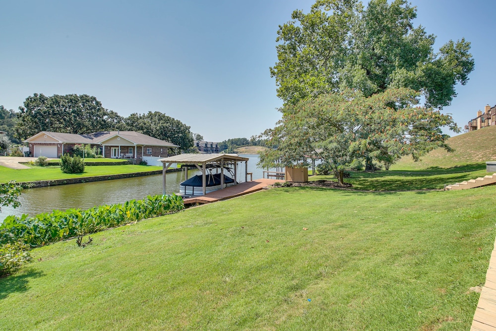 Peaceful Hot Springs Home: Deck w/ Water Views! view 2