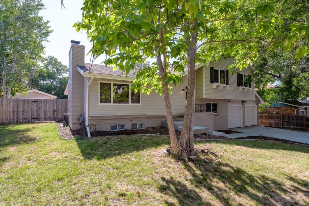 Denver Family Retreat 4BR 3 BA - Large Backyard view 4
