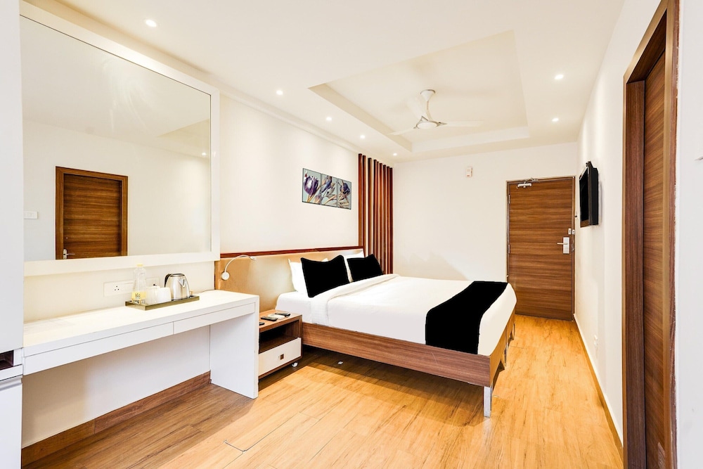 Super Townhouse Oak Kodambakkam