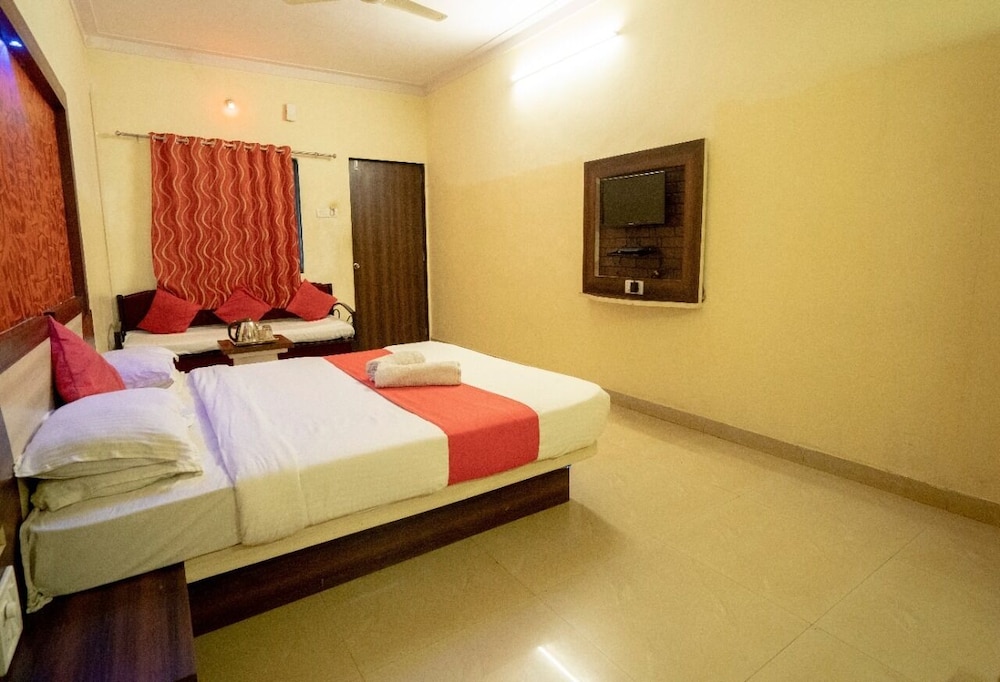 Shivneri Motels view 3