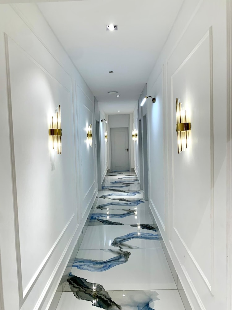 Sujimoto Residences
