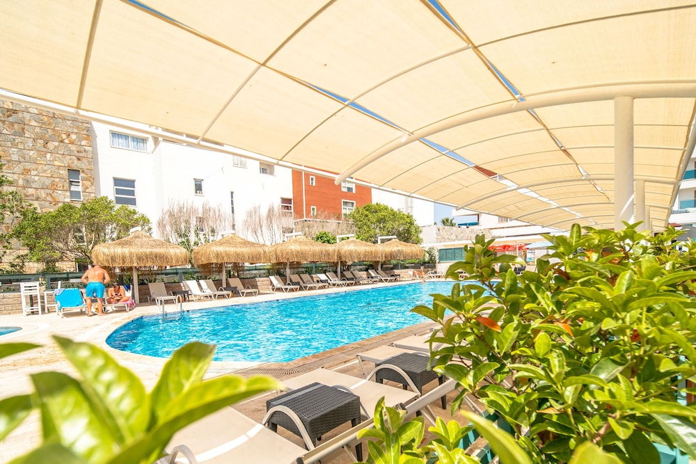 Tiana Beach Tatil Köyü - Her Şey Dahil - Image 20