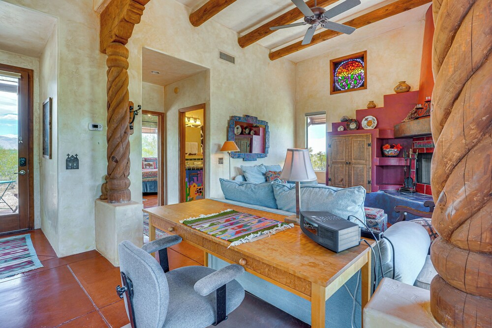 Chic Tucson Casita w/ Deck & Panoramic Views!