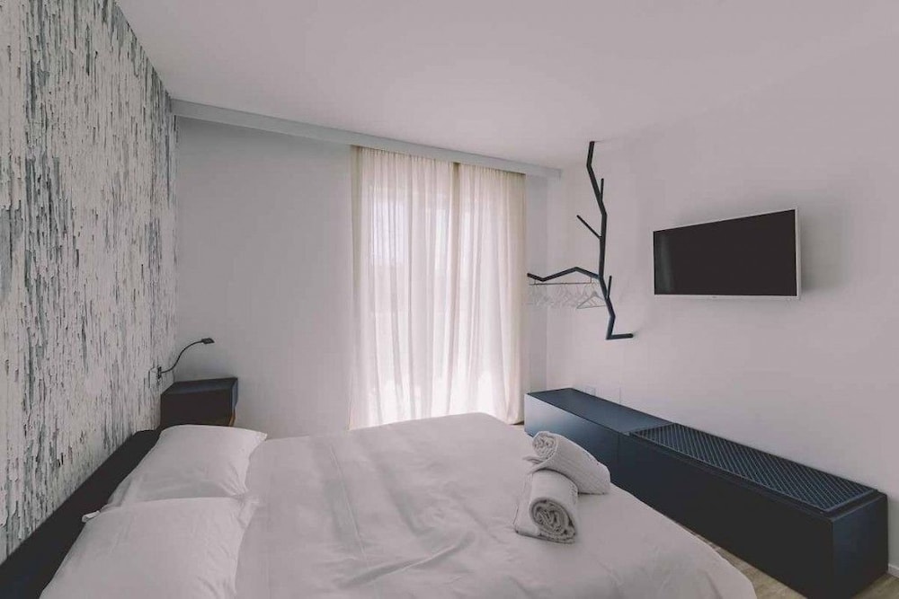 Suite 10