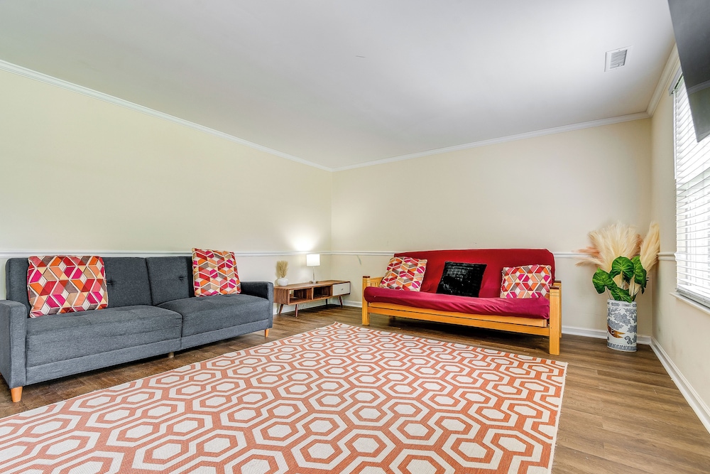 3 Mi to Dtwn Cary: Family Home w/ Deck!