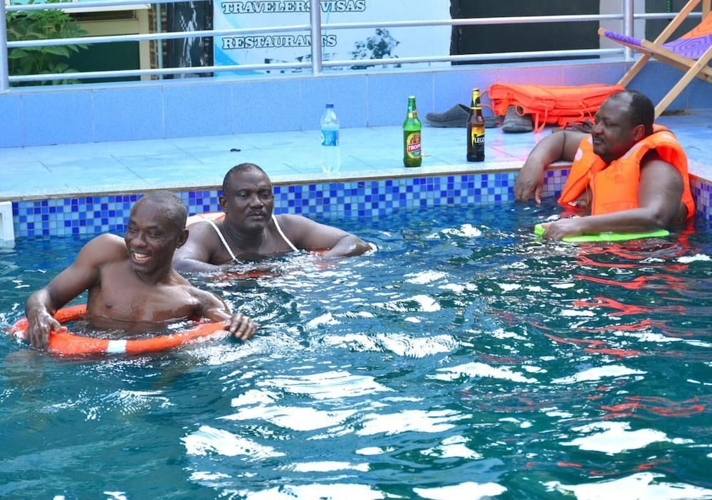 Luxurious Awoyaya Apartment With Private Pool and Garden