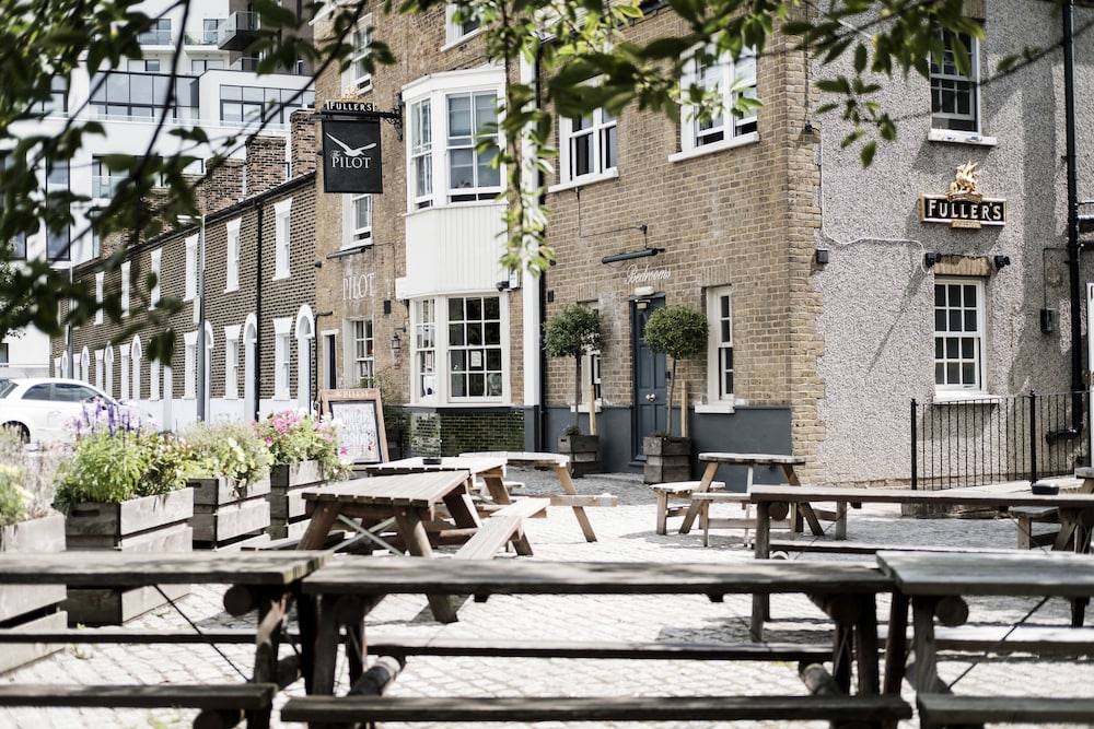 outdoor bbq area