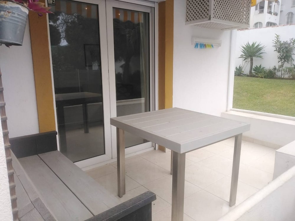 2 Bed Gf Apt Near Puerto Banus