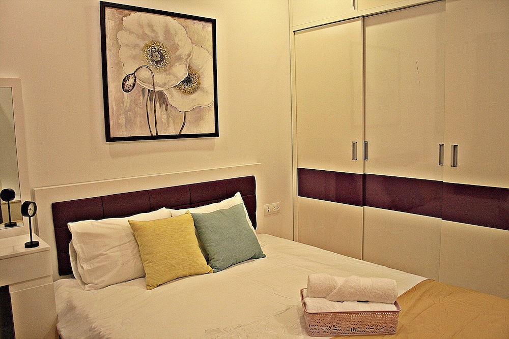 Sunrise City Luxury New 2bed2bath SW POOL1