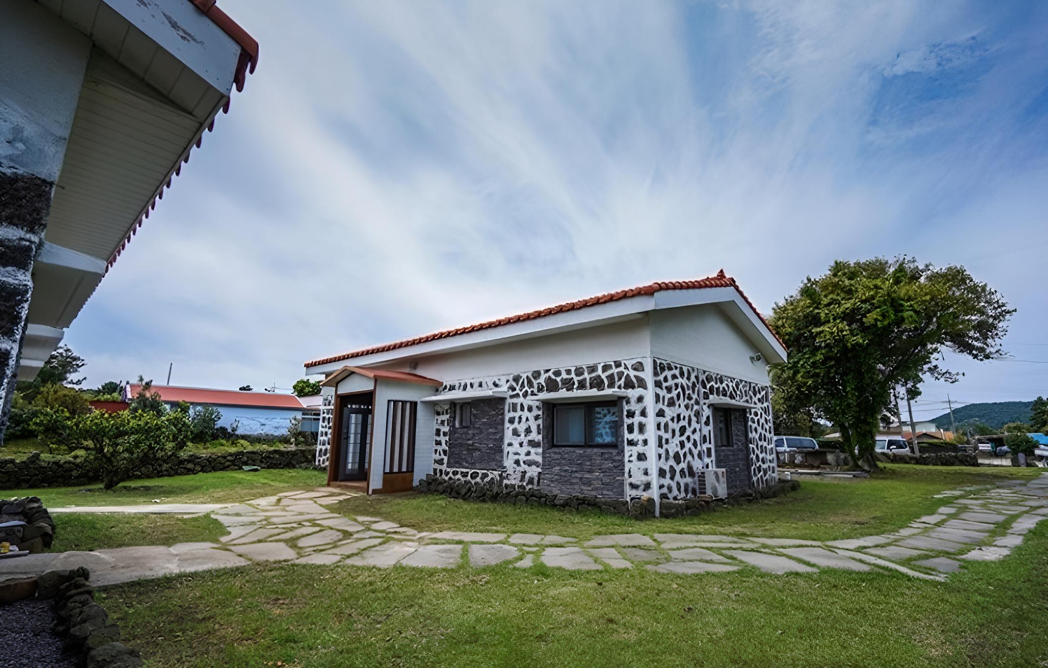Seogwipo Bijagot Pension view 3