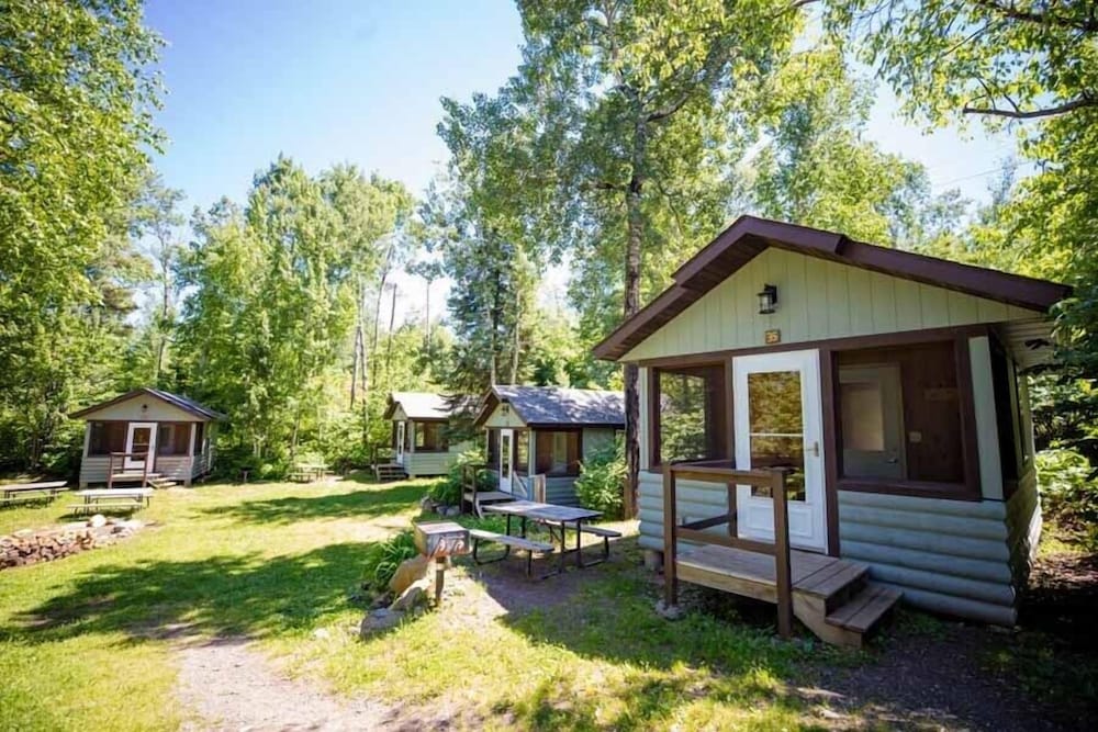 Gunflint Lodge & Outfitters