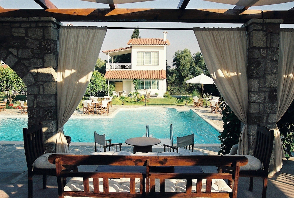 Nicolas Village Club