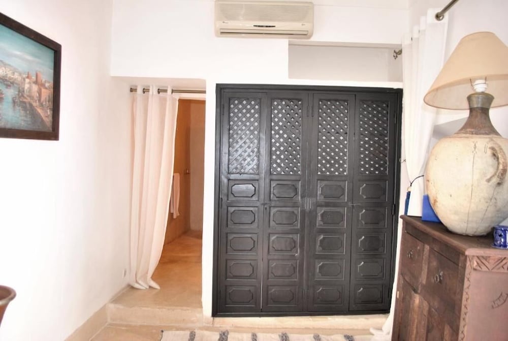Riad Essaada