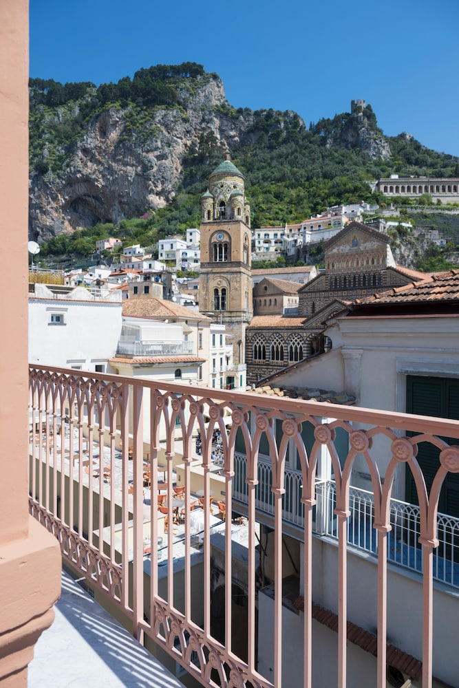ABBRACCIO Amalfi Boutique Retreat