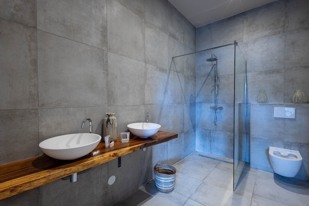 Chic 3BR Apartment Mambo Beach Area Stay