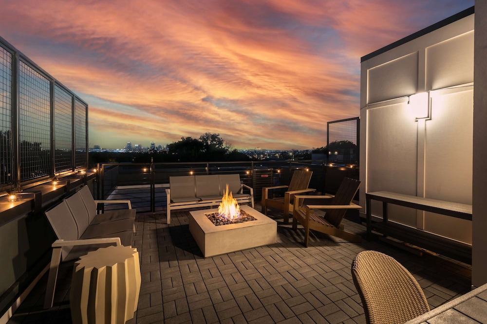 Luxe 4BR With Fire Pit Grill and City Views