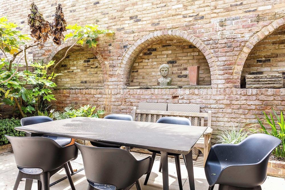 outdoor bbq area
