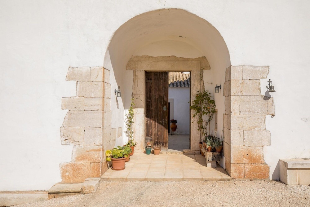 F - Casa da Torre in Quinta das Alagoas view 3