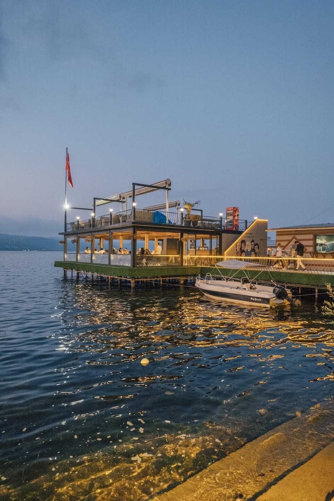 SAPANCA KIYI BUNGALOV
