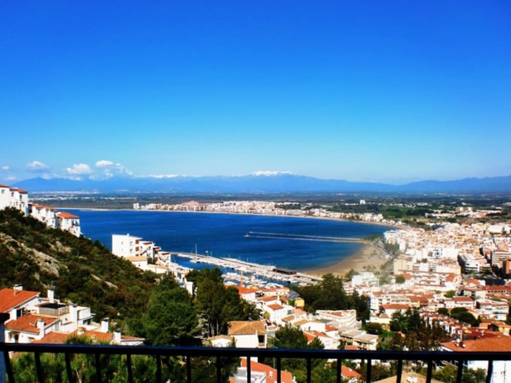 Apartment in Rosas Near Cap de Creus