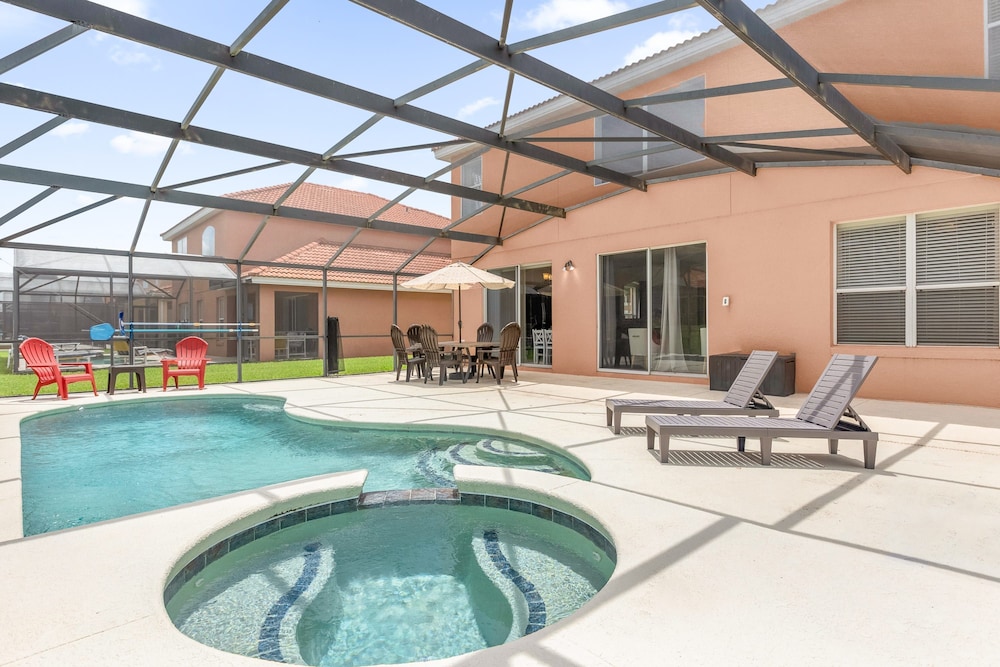 Large Spacious Home w Private Pool Hot Tub view 4