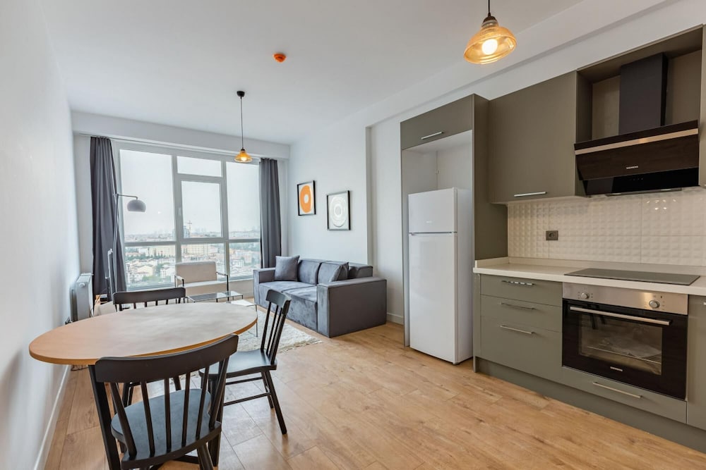 Modern Flat With Fantastic City View in Kadikoy