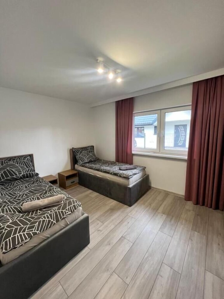 Apartamenty Max House