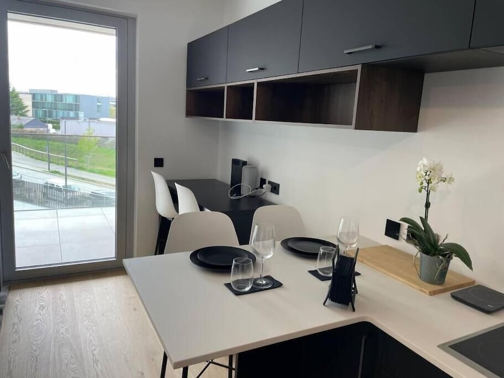 Luxury 2023 Flat -Center Terrace Parking view 3