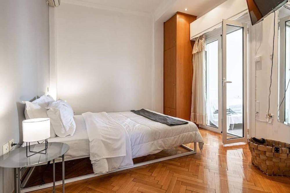 Penthouse Under Acropolis