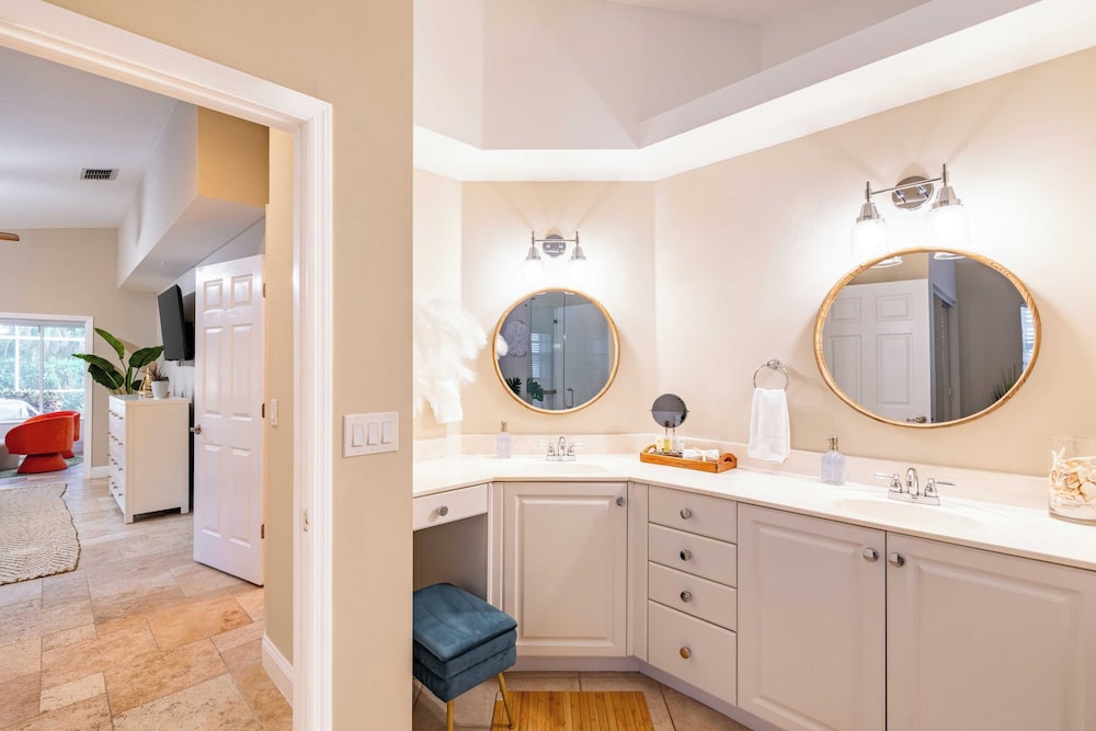 Private Pool, Firepit, Game Room Mins to Beaches + Community Amenities Casa Solara by Avantstay