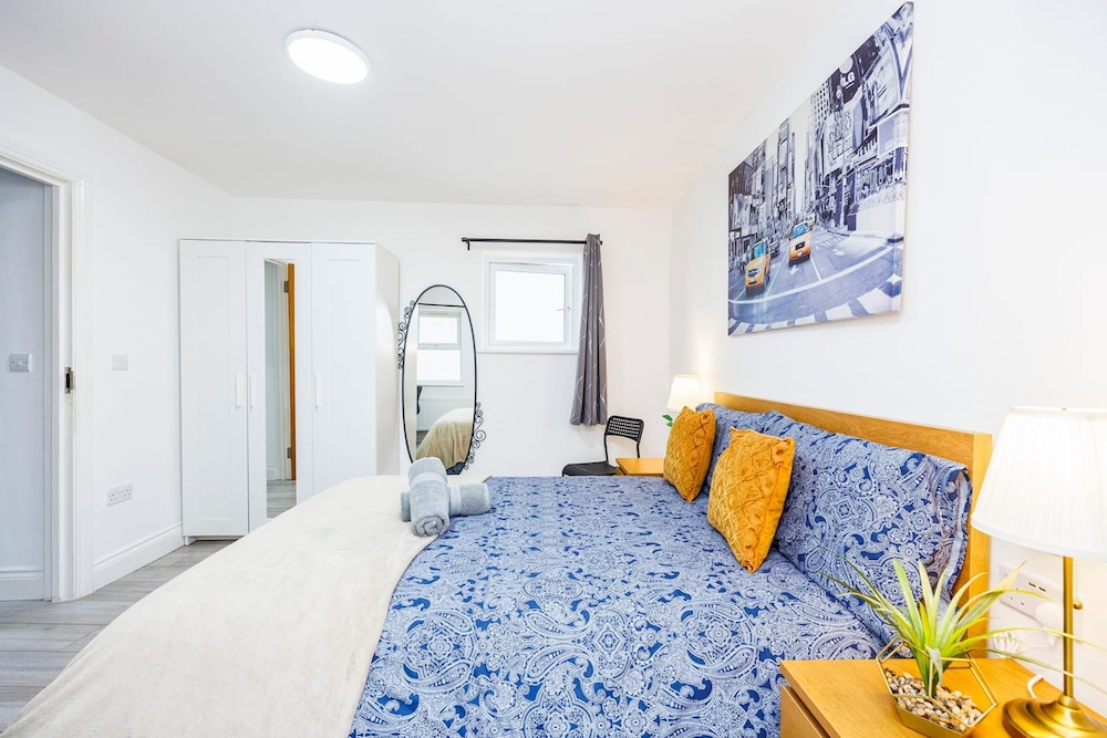 3 Bed 3 Bathroom Flat in Kensington A