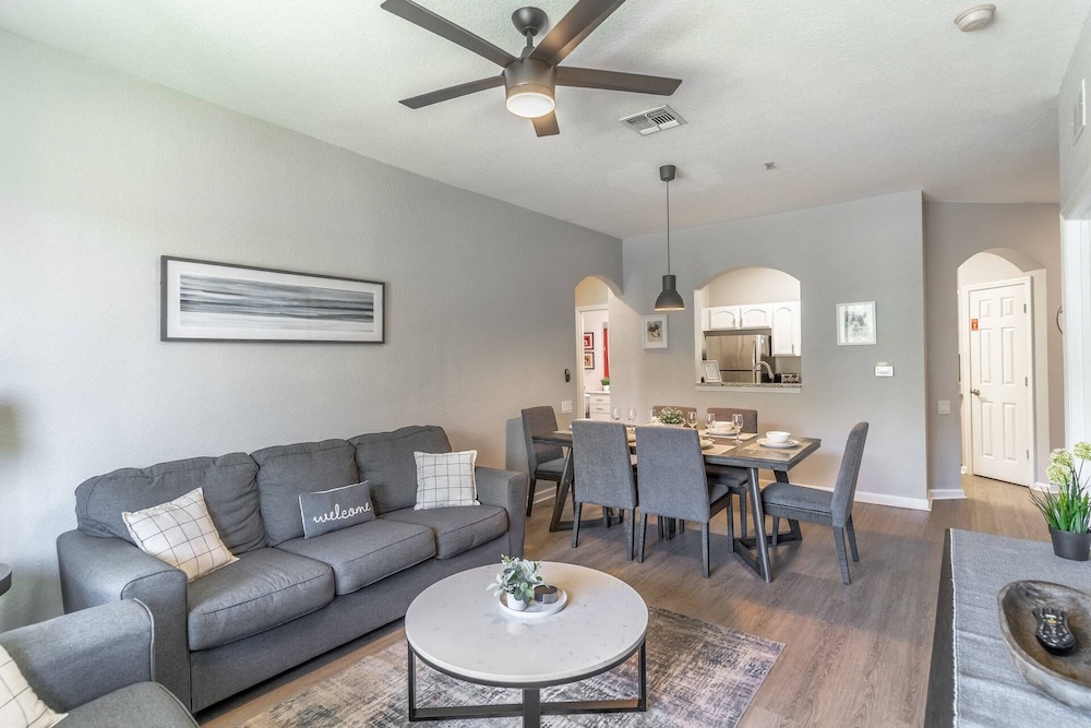 2821 Windsor Hills