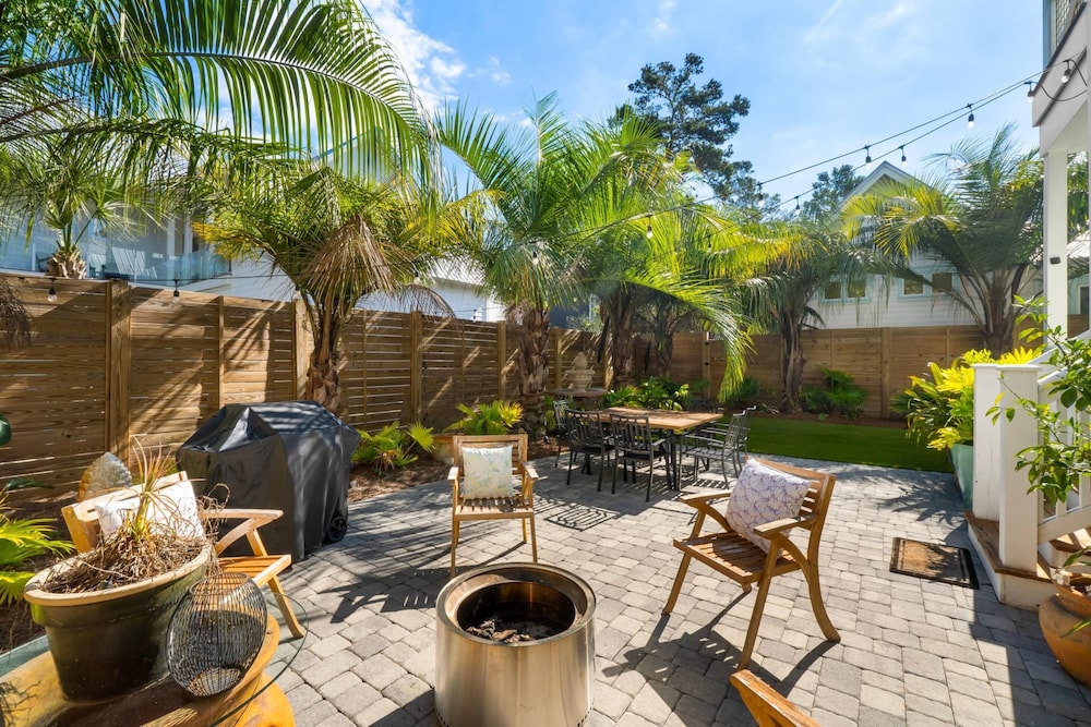 30A Beach House - Under the Palms