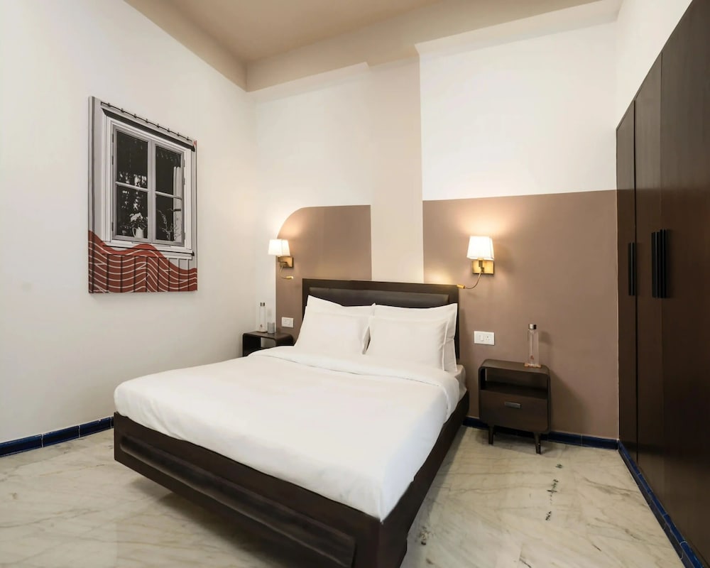 Bedchambers Suite Near Sector 29