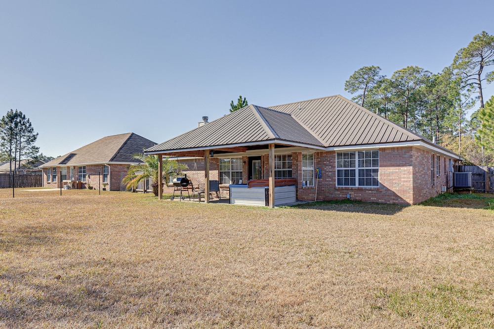 Family-friendly Ocean Springs Home: Grill, Hot Tub view 3