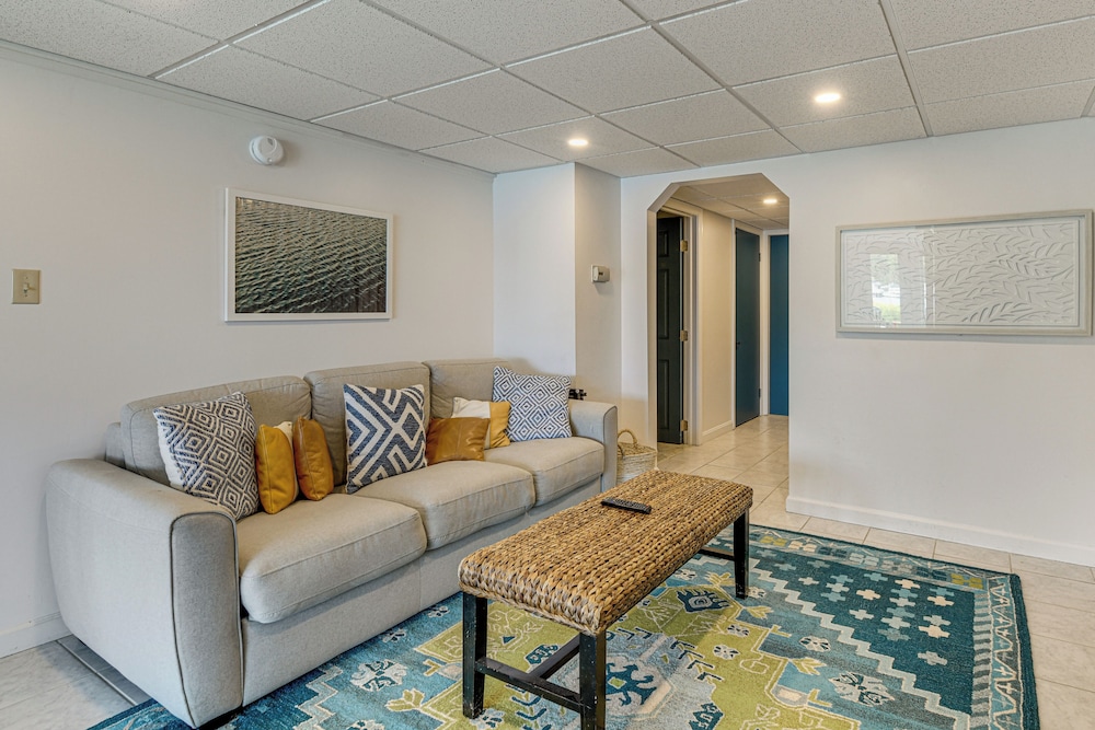 Waterfront Getaway: Lake Champlain Family Retreat!