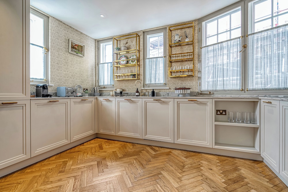 Luxury flats near Big Ben and London Eye