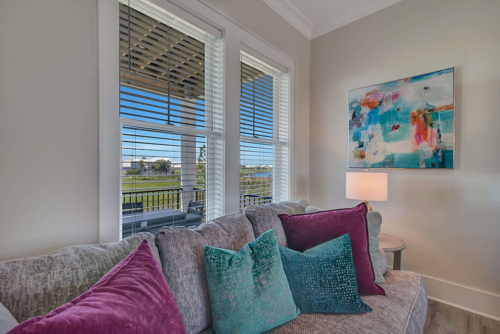 Azure Horizon Beachfront Charm in Gulf Shores