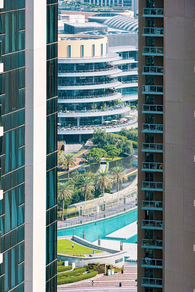 3Br + Maid Close To Burj Khalifa Dubai Mall