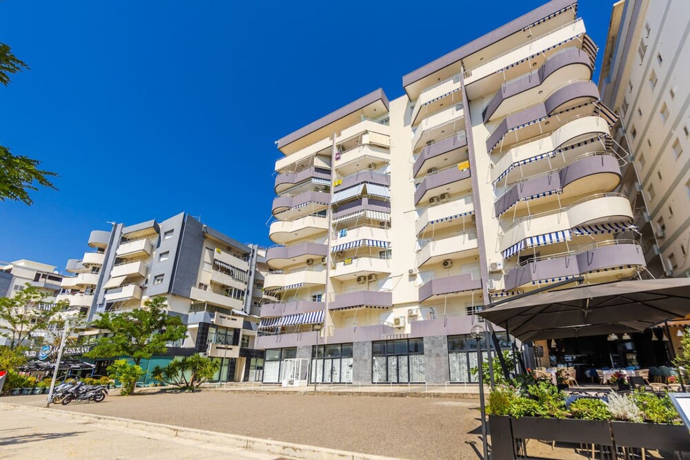 Tropicana Apartment Free Parking