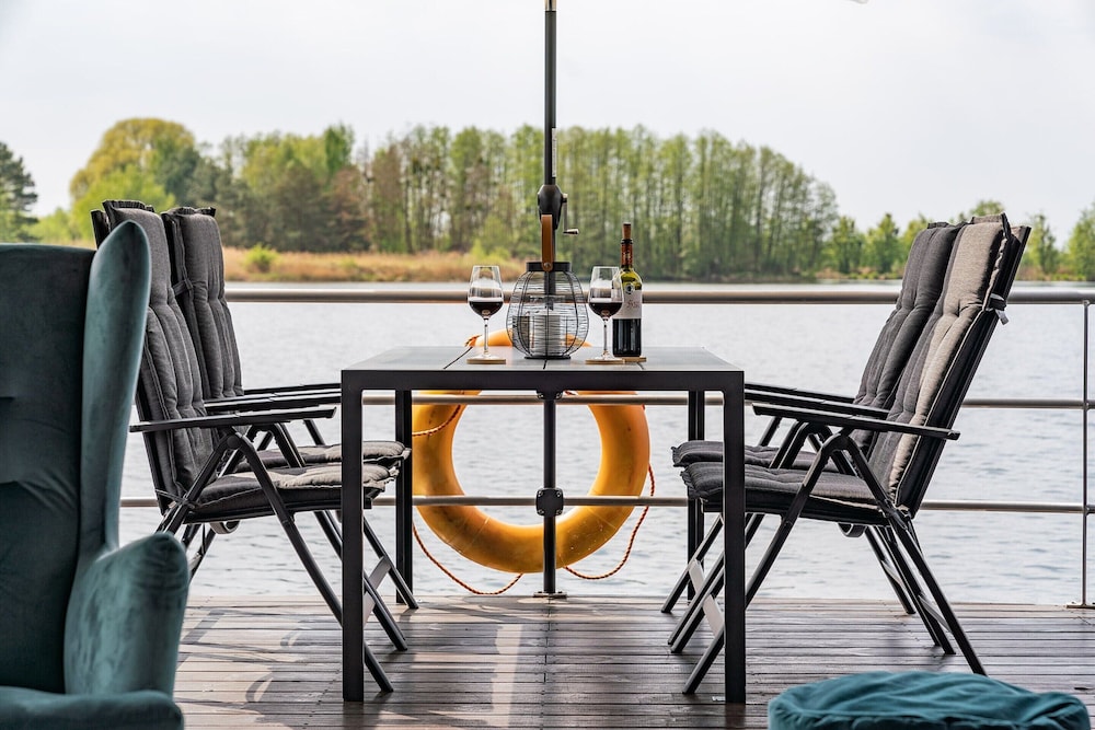Hausboot am Prerauer Stich in Zehdenick