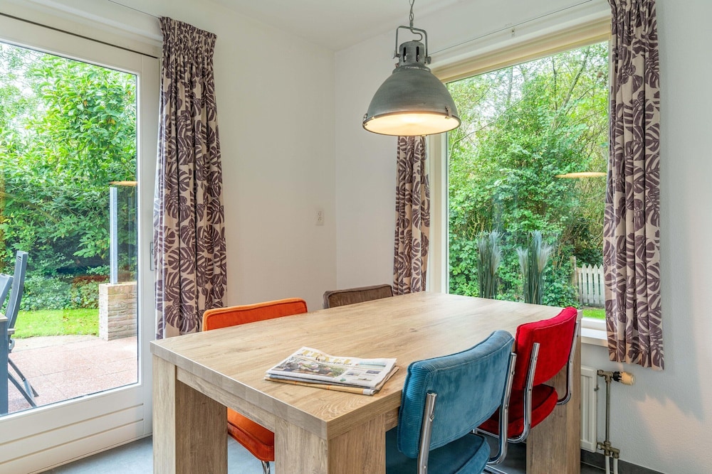 Tastefully and Modernly Furnished 5-person Bungalow