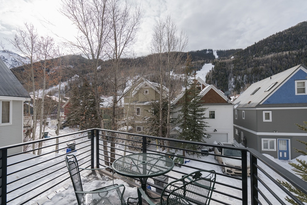 Bachman Village 14 by Avantstay Close To Town The Slopes w Hot Tub Permit 12038